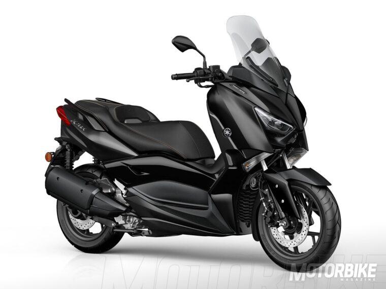 Yamaha XMAX 300 Iron Max 2019 23 Yamaha XMax 300 Iron Max Estudio 1