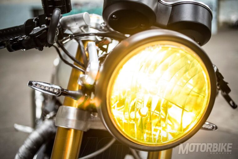 Triumph-Thruxton-R-TFC-Belstaff-David-Beckam-03