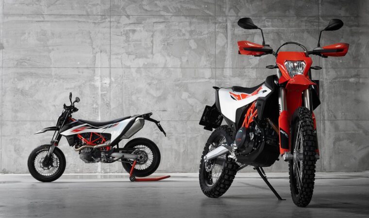 KTM-690-ENDURO-R-KTM-690-SMC-R