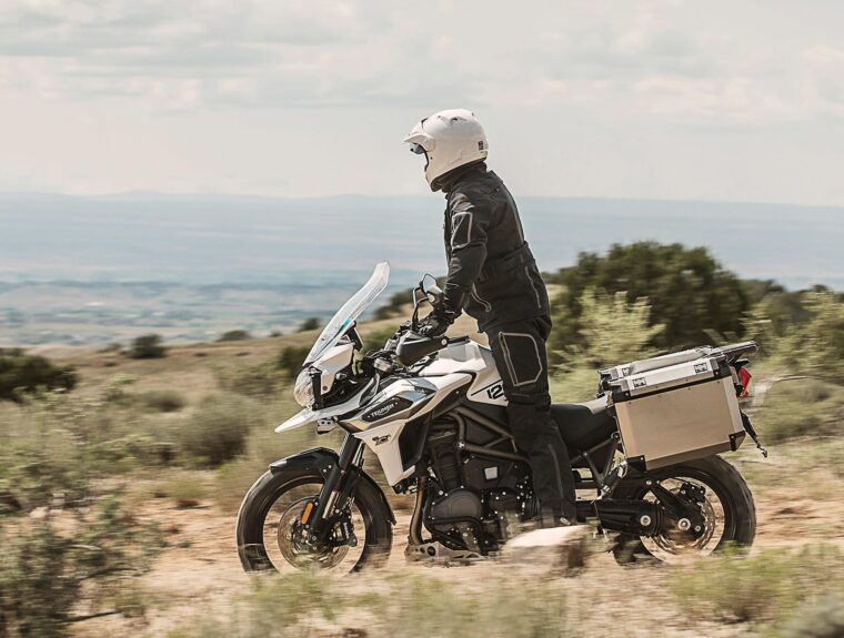 Triumph-Tiger-equipamiento-maletas - 1