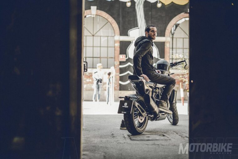 Husqvarna-Svartpilen-701-Style-2020-40