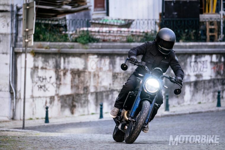 Husqvarna-Svartpilen-701-Style-2020-58