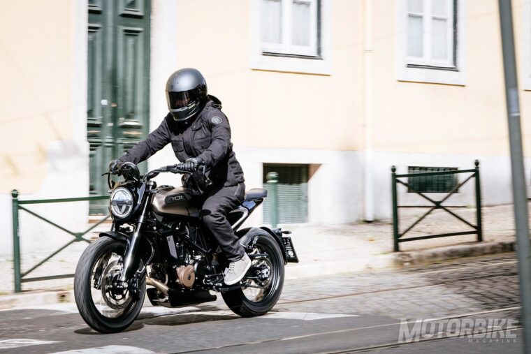 Husqvarna-Svartpilen-701-Style-2020-66