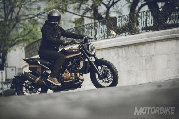 Husqvarna Svartpilen 701 Style 2020 82