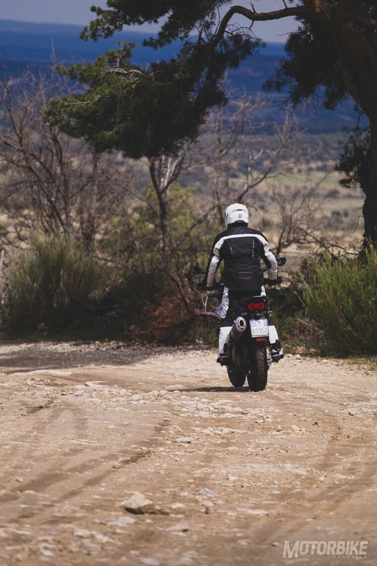 Prueba-Moto-Guzzi-V85-TT-2019 - 23