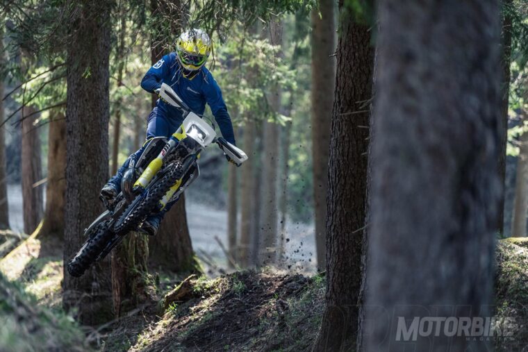 Husqvarna-TE-250i-2020-enduro-010