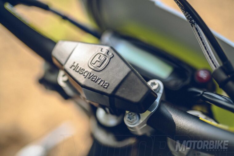 Husqvarna-TE-300i-2020-enduro-031