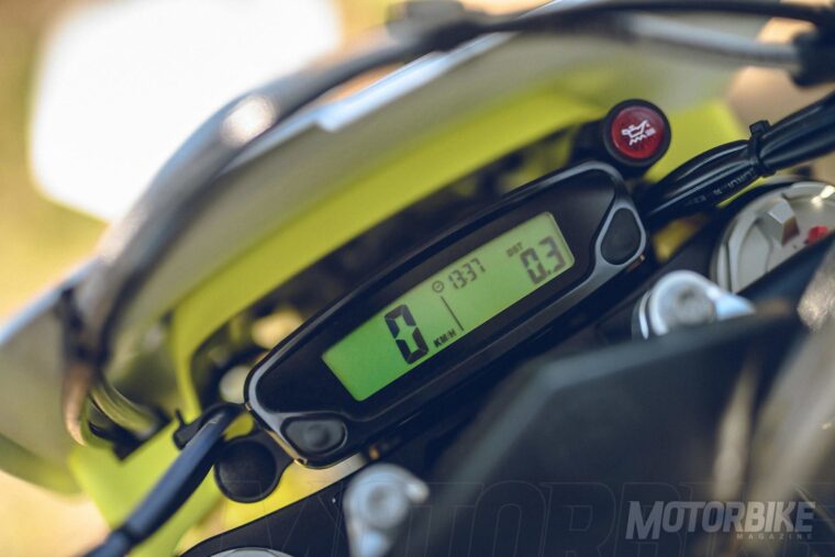 Husqvarna-TE-300i-2020-enduro-040