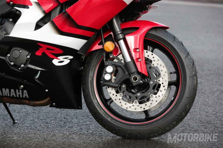 Yamaha-YZF-R6-20-Aniversario-11