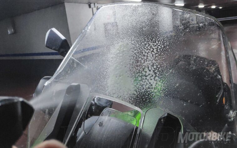 Motul-MC-Care-Metodo-Motul-suciedad-lavar-moto-23