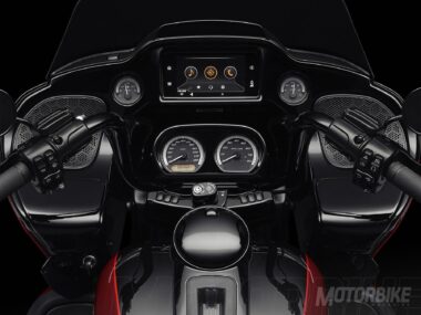 Harley Davidson Road Glide Limited 2020 02