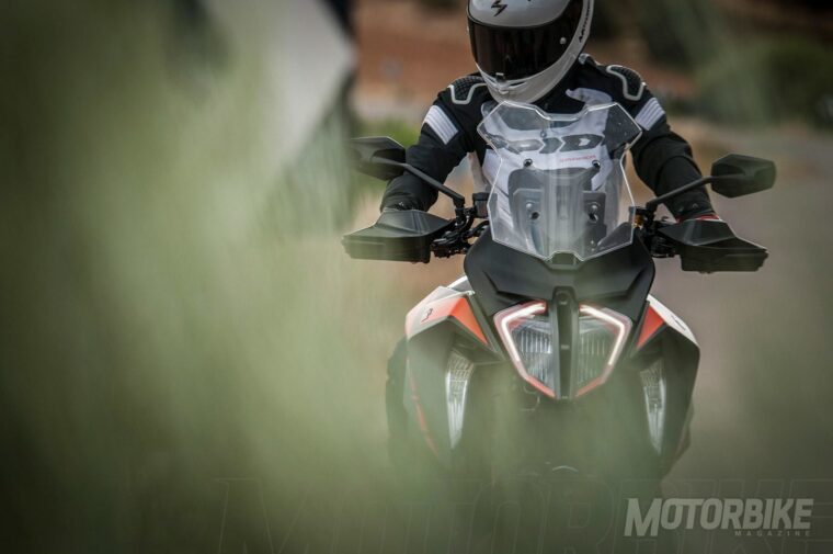 Prueba-KTM-1290-Super-Duke-GT-2019 - 16