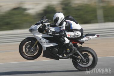 Triumph Daytona 675 R 2013 1
