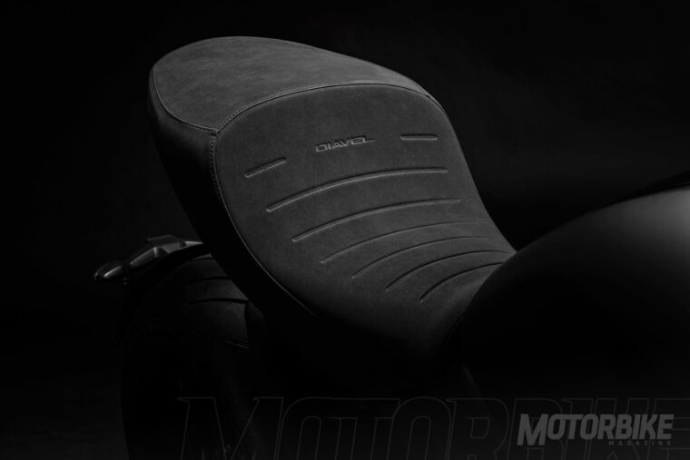 Ducati-Diavel-1260-2020-05