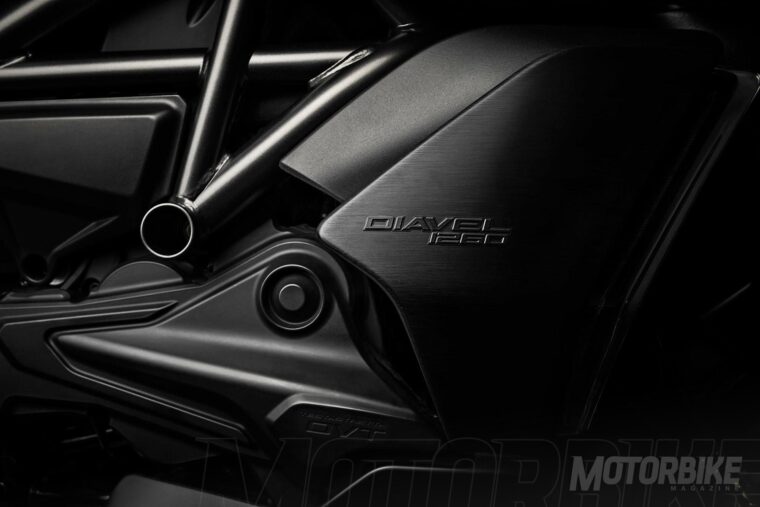 Ducati-Diavel-1260-2020-07