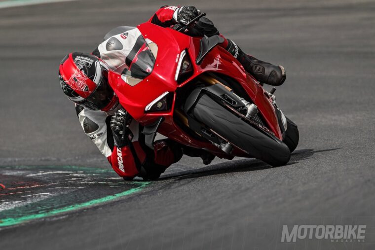 Ducati-Panigale-V4-S-2020-35
