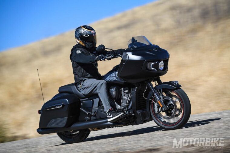 Top 10. Las motos 2020 que más deseamos probar 93 Indian Challenger Dark Horse 2020 21