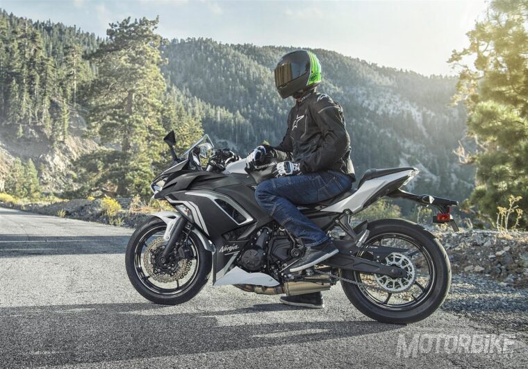 Kawasaki-Ninja-650-2020-18