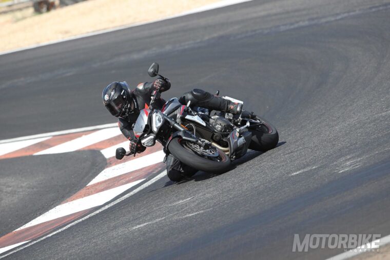 Triumph-Street-Triple-RS-765-2020-prueba - 11