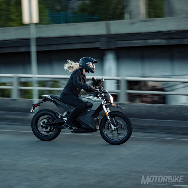 Las motos eléctricas Zero para el carnet A1 o el carnet de coche en 2021 12 Zero DS 2020 04