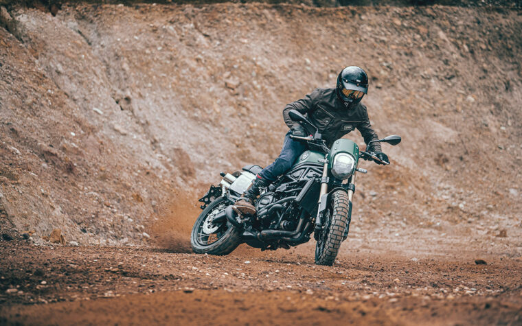 Benelli-Leoncino-800-Trail-2022- - 4