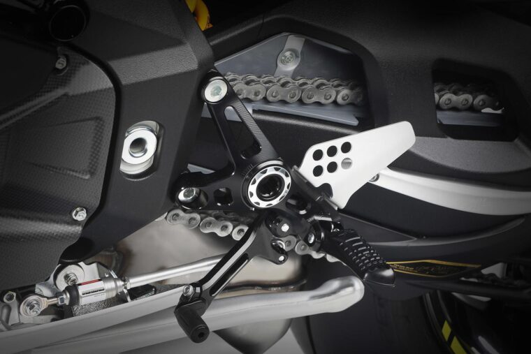 MV-Agusta-Brutale-1000-RR-2020-19