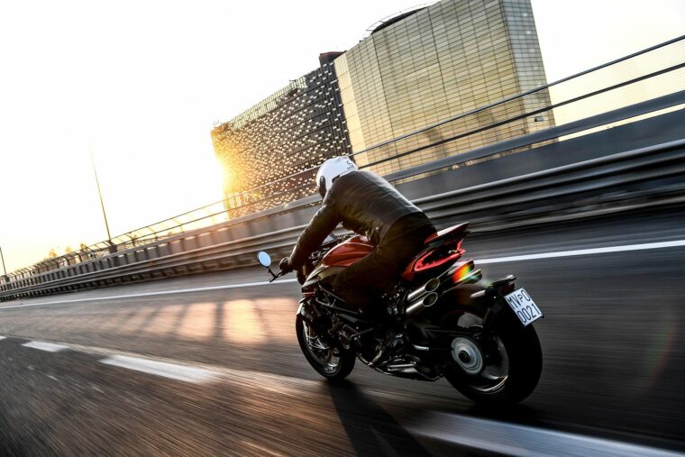 MV-Agusta-Brutale-1000-RR-2020-65