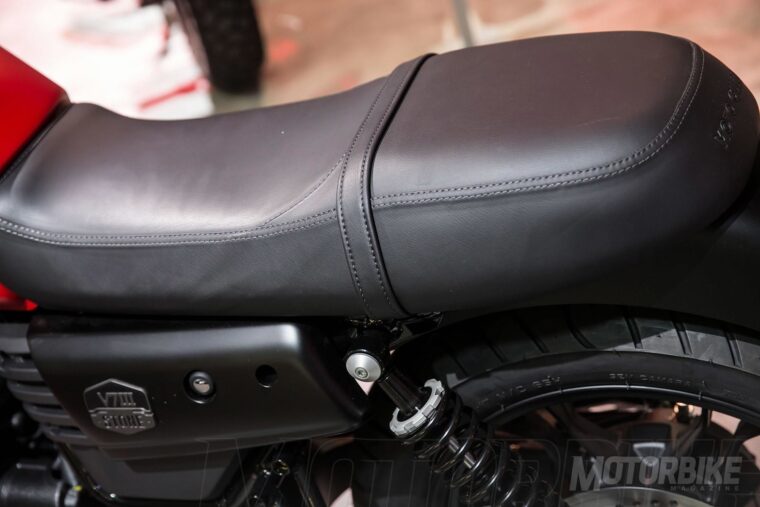 Moto-Guzzi-V7-III-Stone-2020 - 14