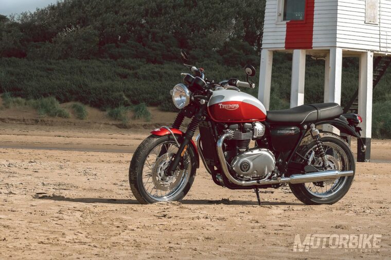 Triumph-T100-Bonneville-Bud-Ekins - 5