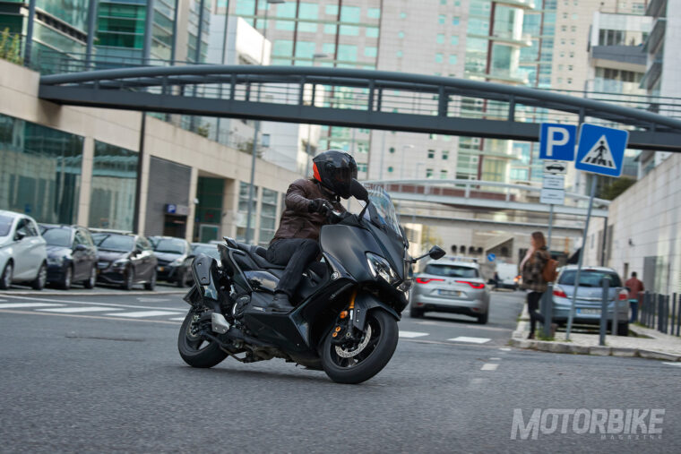 Yamaha-TMAX-2020-pruebaMBK007