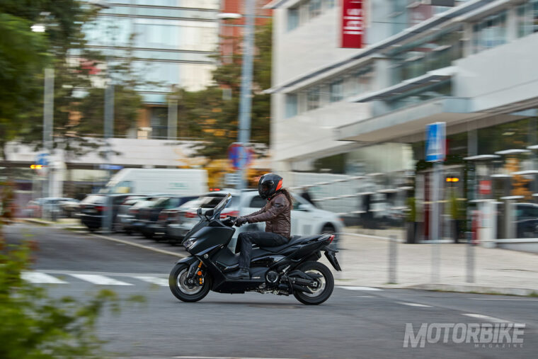 Yamaha-TMAX-2020-pruebaMBK011