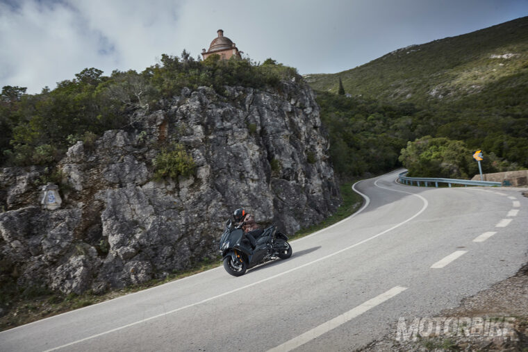 Yamaha-TMAX-2020-pruebaMBK017