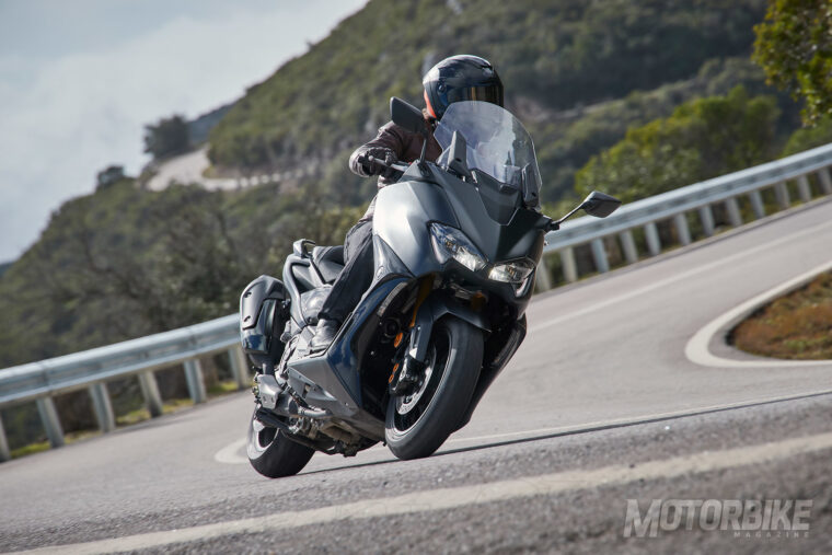 Yamaha-TMAX-2020-pruebaMBK021