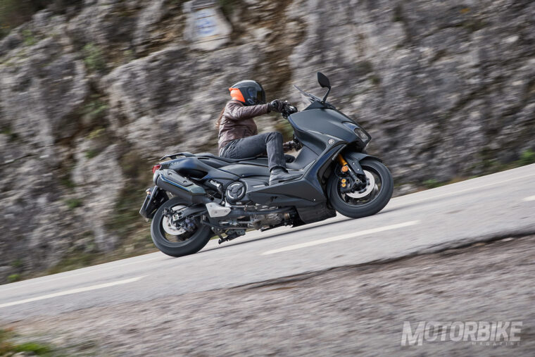 Yamaha-TMAX-2020-pruebaMBK025