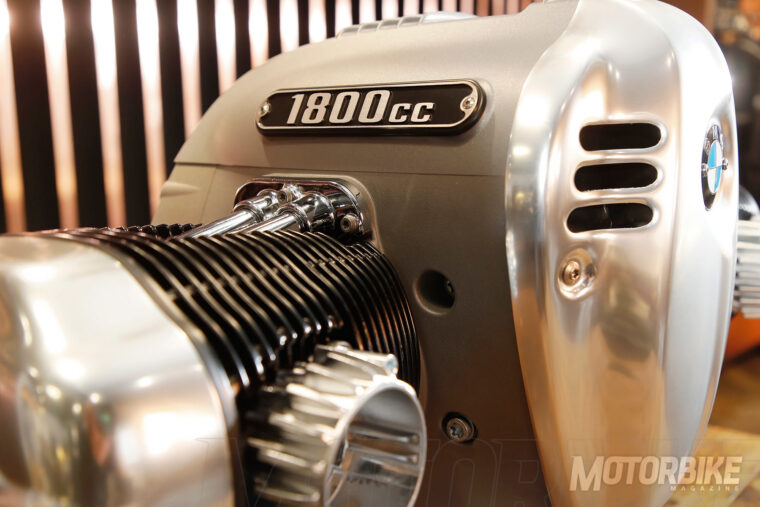 BMW-R-18-motor-09