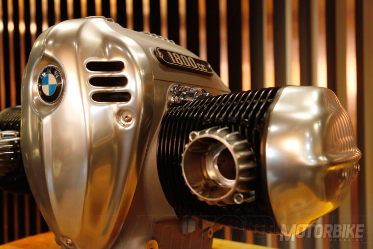 BMW-R-18-motor-10