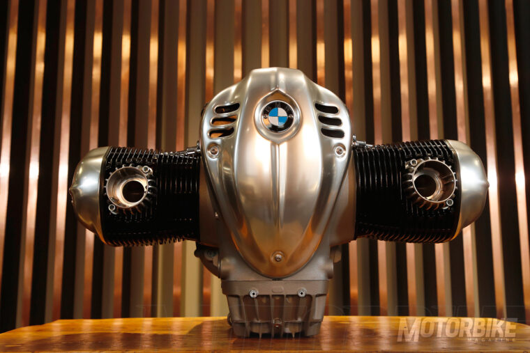 BMW-R-18-motor-12