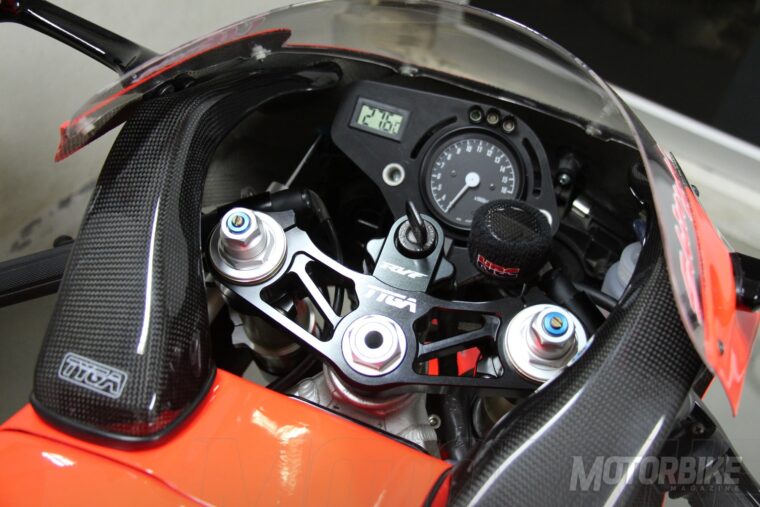 Honda-RVF400-Tyga-carenados-replica-endurance-Ukawa