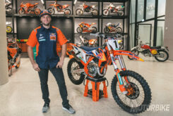 KTM 450 SX-F Factory Edition 2020 4 KTM 450 SX F Factory Edition 2020 01