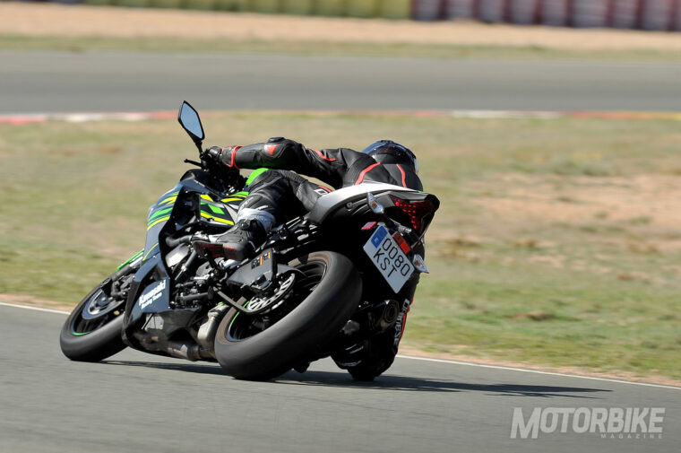 Prueba-Kawasaki-Ninja-ZX-6R-636-2019-Circuito - 10