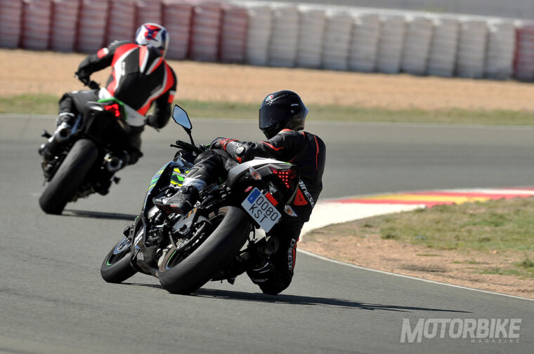 Prueba-Kawasaki-Ninja-ZX-6R-636-2019-Circuito - 12