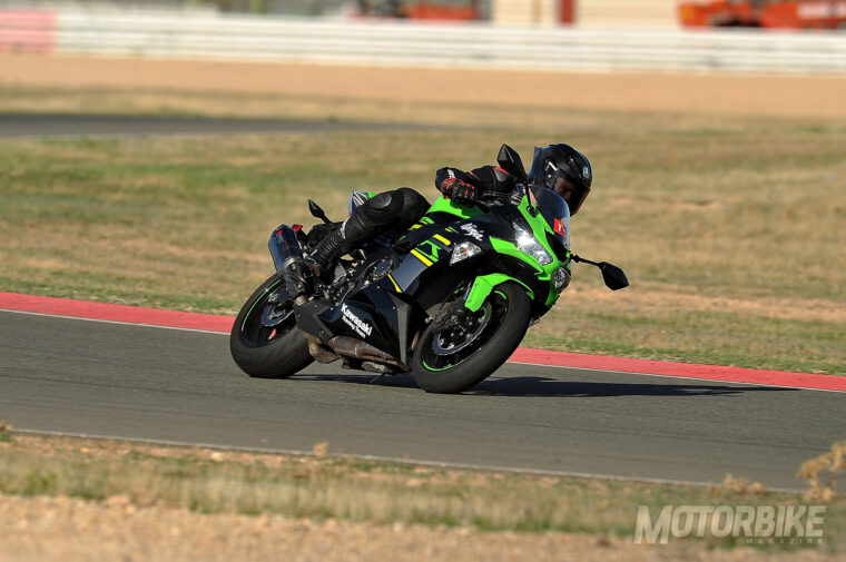 Prueba-Kawasaki-Ninja-ZX-6R-636-2019-Circuito - 2
