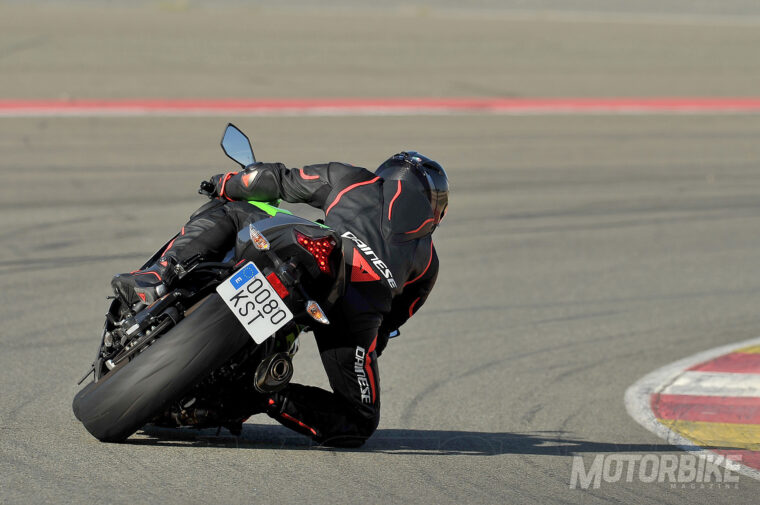 Prueba-Kawasaki-Ninja-ZX-6R-636-2019-Circuito - 21
