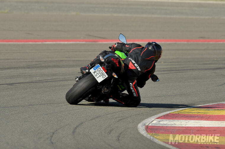 Prueba-Kawasaki-Ninja-ZX-6R-636-2019-Circuito - 22