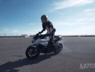 Suzuki Katana Sarah Lezito stunt 02
