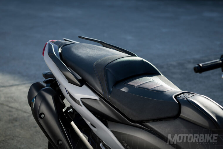 Yamaha-TMAX-2020-pruebaMBK053
