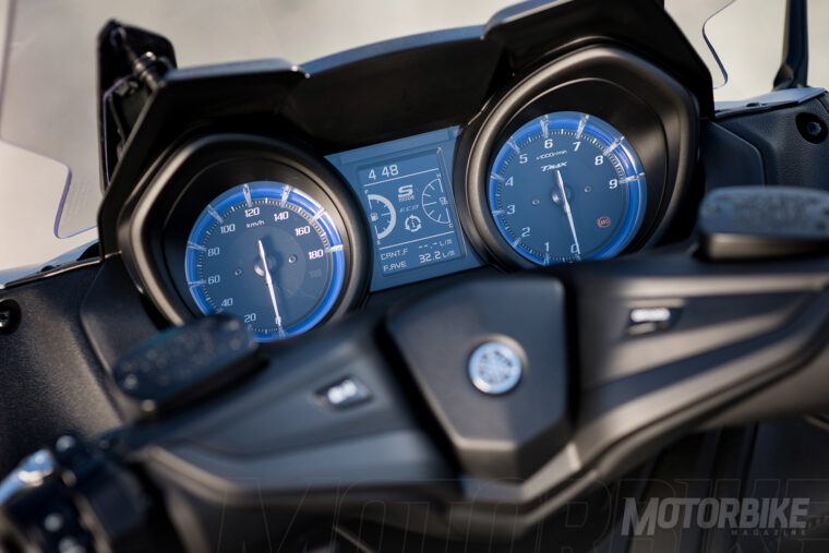 Yamaha-TMAX-2020-pruebaMBK056