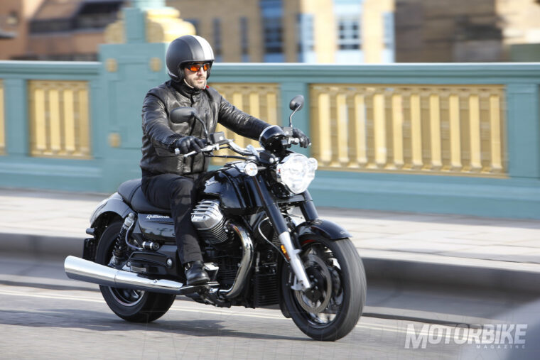Moto-Guzzi-California-1400-Touring-perfil