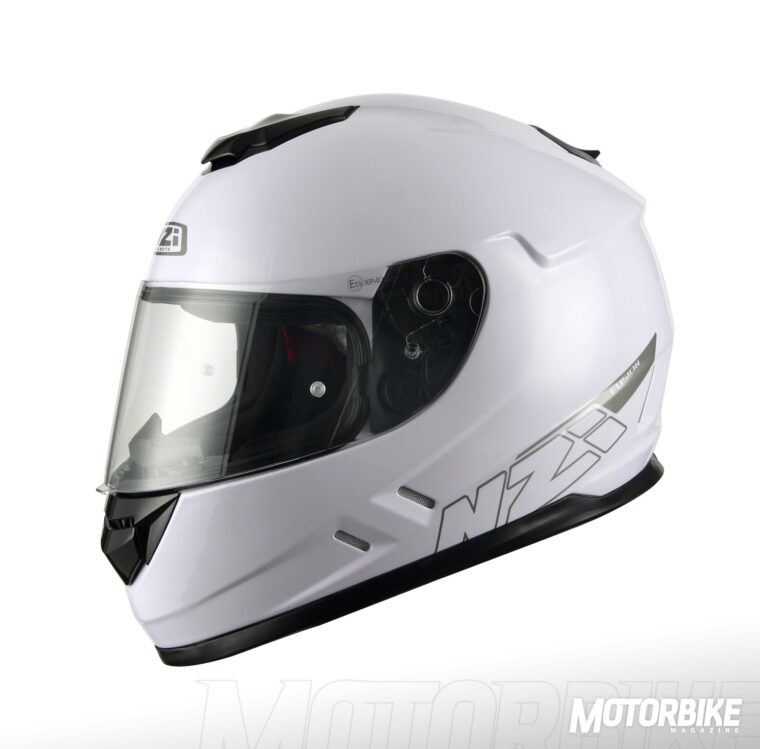 NZI Fusion, así es el nuevo casco integral por menos de 100 euros de la marca española 4 NZI Fusion White