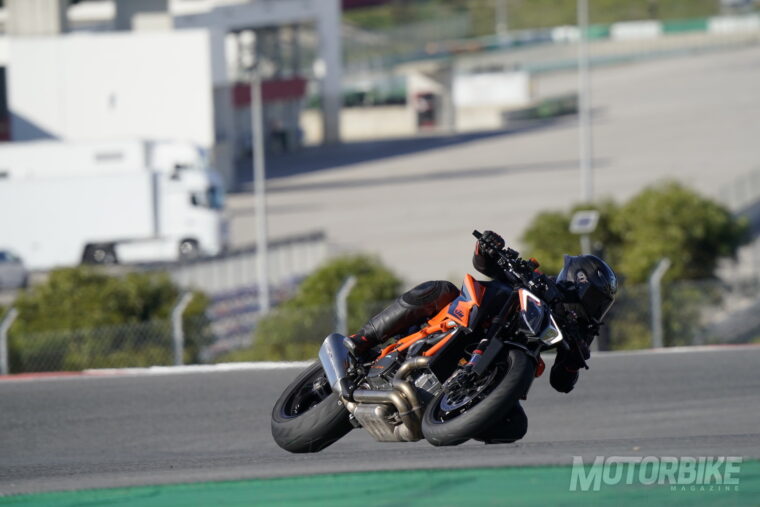 Prueba-KTM-1290-Super-Duke-R-2020-02
